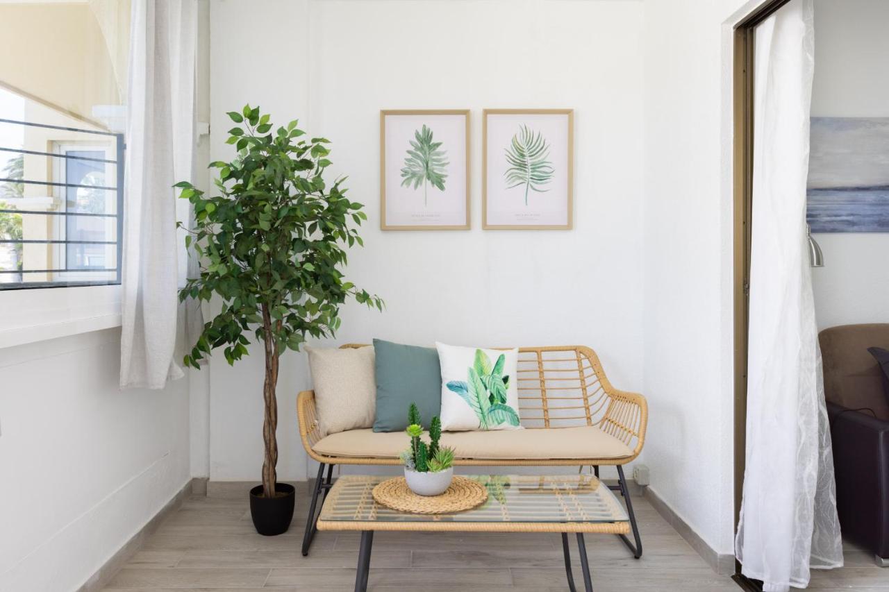 Castle Harbour Apartment Arona  Bagian luar foto