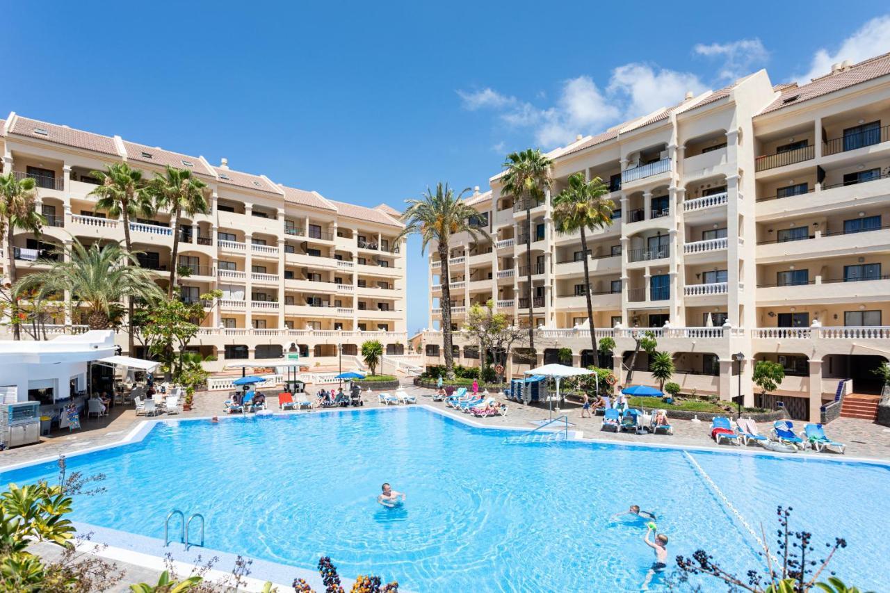 Castle Harbour Apartment Arona  Bagian luar foto
